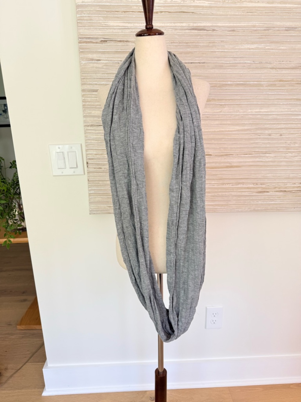 BCBG MAXAZRIA infinity scarf - Picture 5 of 11
